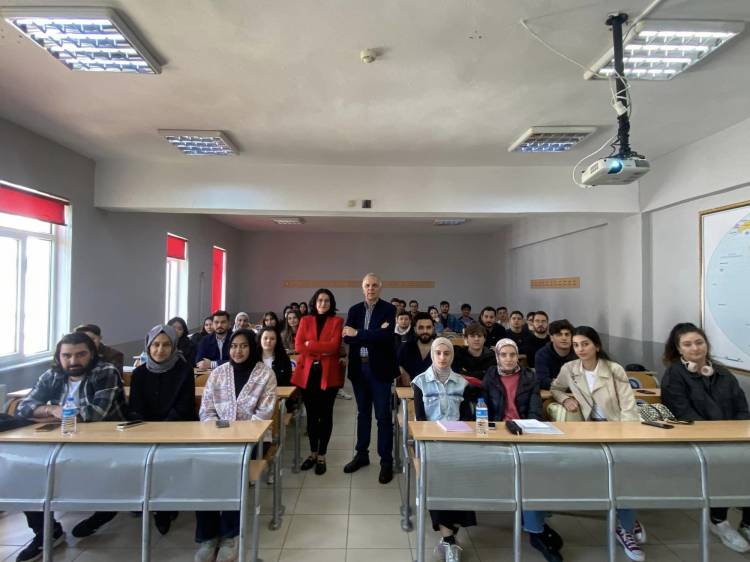 Sektörden Fakülteye